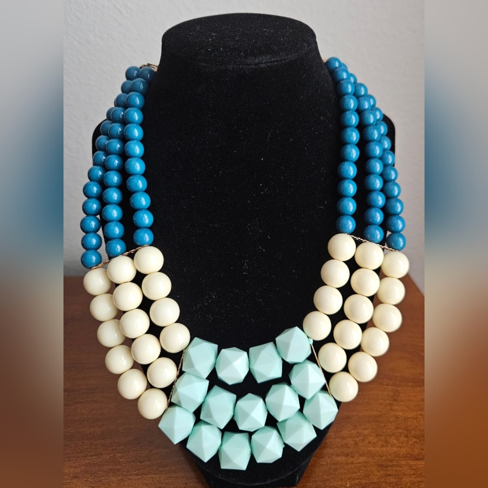 Elegant Blue and Cream Beaded Necklace